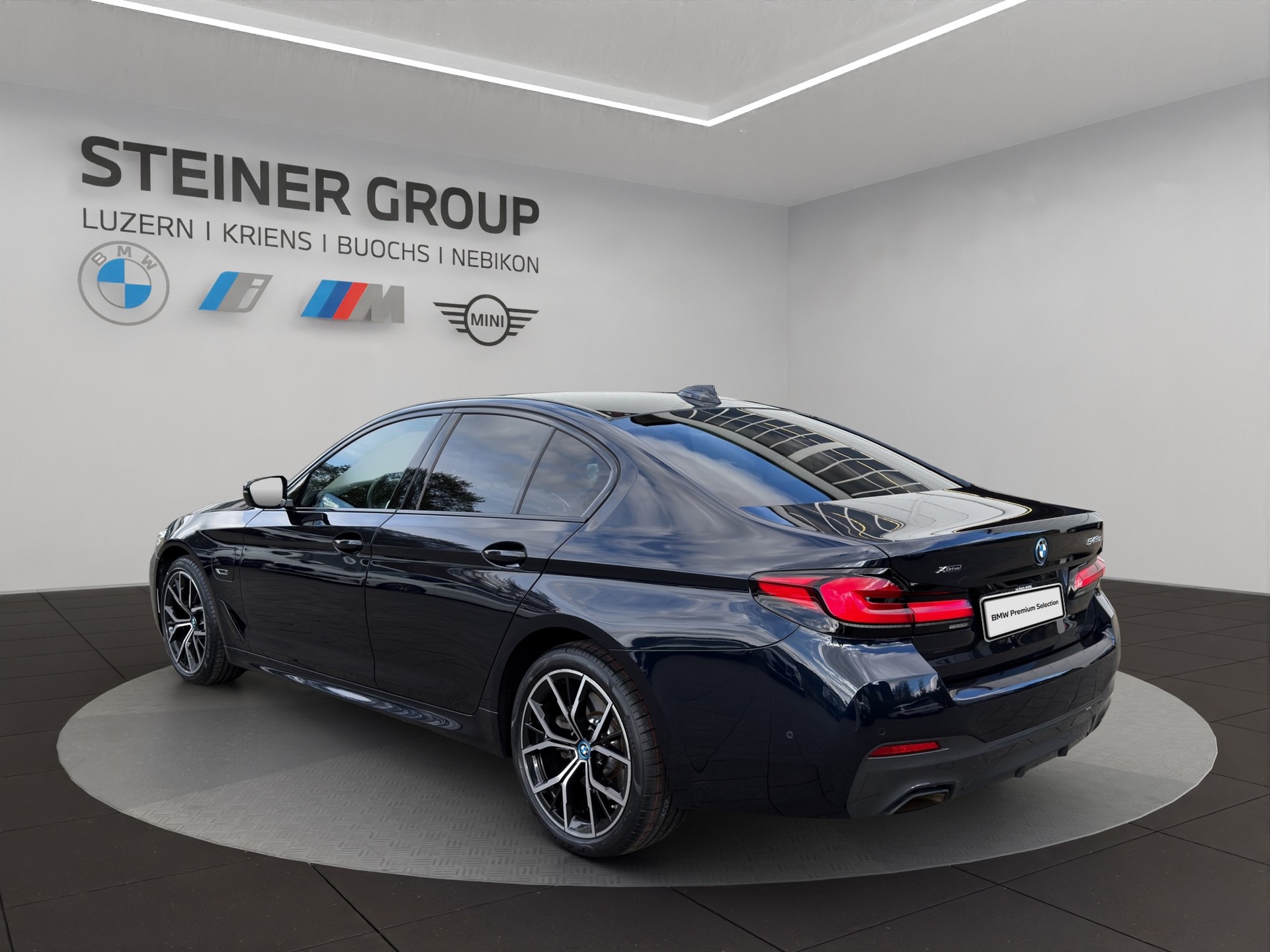 BMW 545e xDrive Pure M Sport Steptronic-image-6