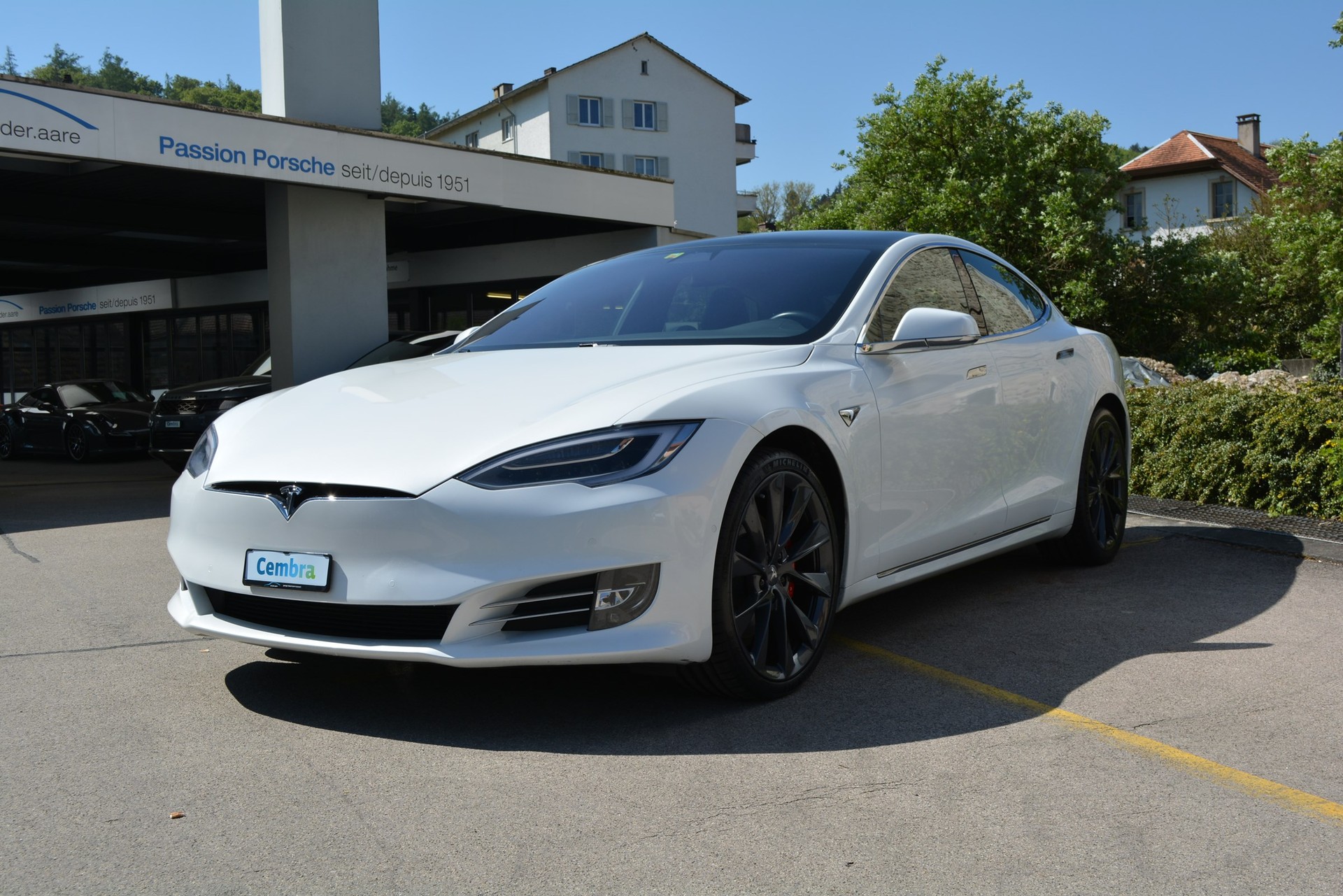 TESLA Model S 100 D Performance-showroom-element-1
