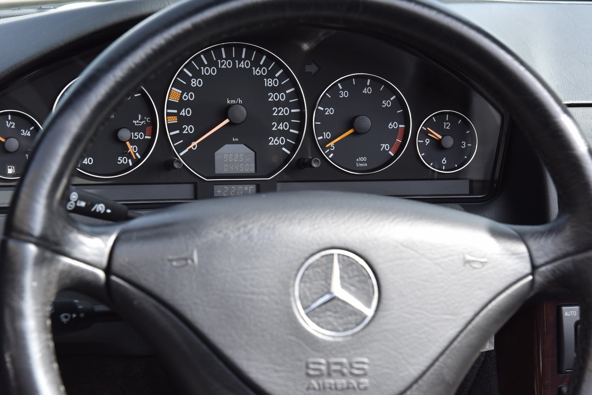 MERCEDES-BENZ SL 500-image-10