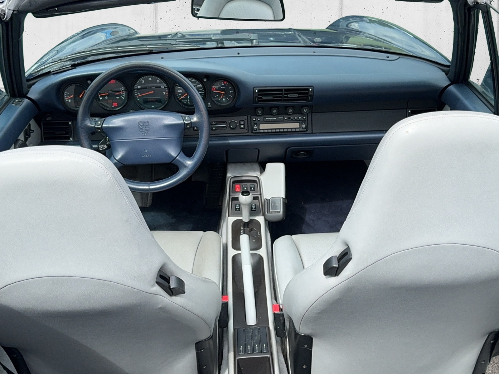 PORSCHE Carrera 4 Cabriolet-image-11