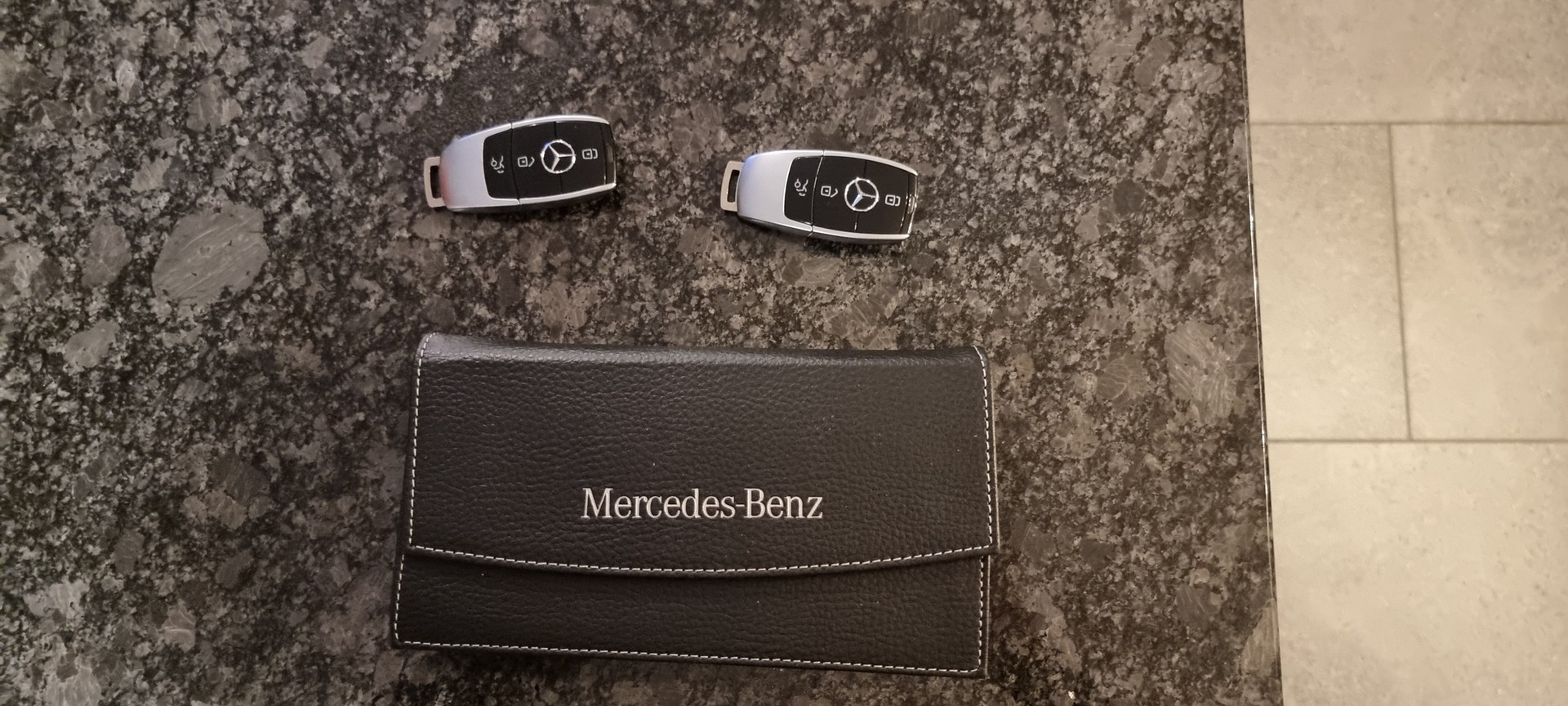MERCEDES-BENZ E 200 Avantgarde 9G-Tronic-image-11