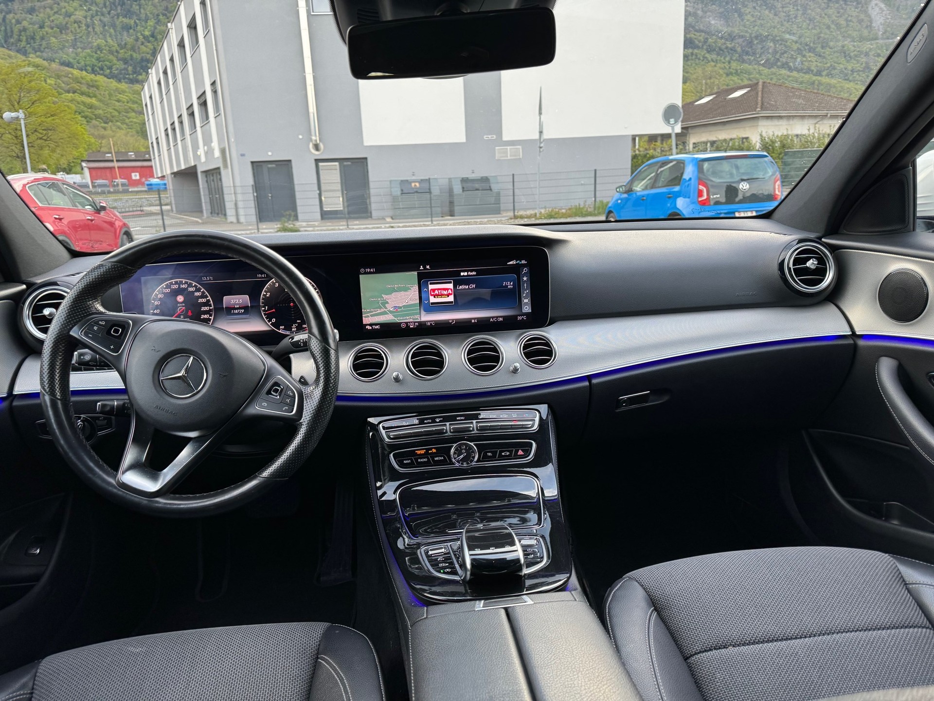 MERCEDES-BENZ E 200 Avantgarde 9G-Tronic-image-1