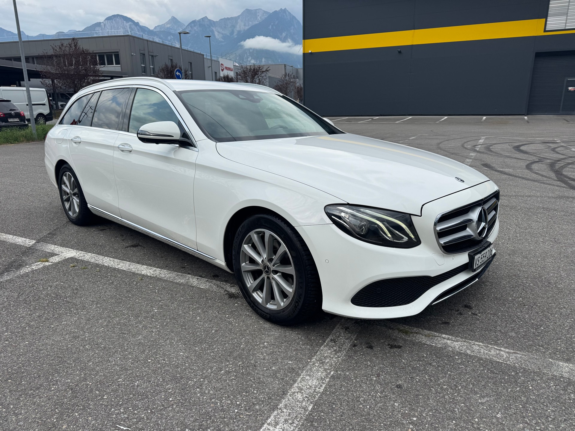 MERCEDES-BENZ E 200 Avantgarde 9G-Tronic