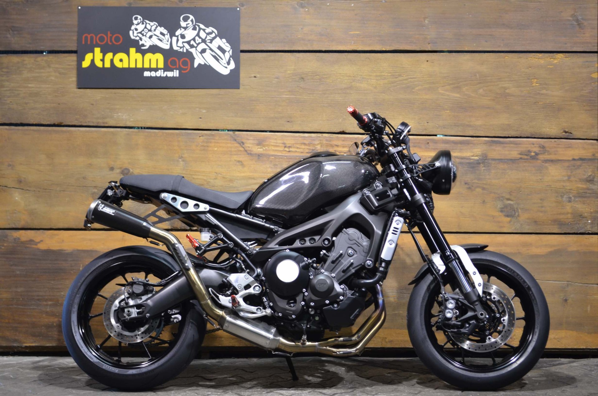 YAMAHA XSR 900 ABS-image-1