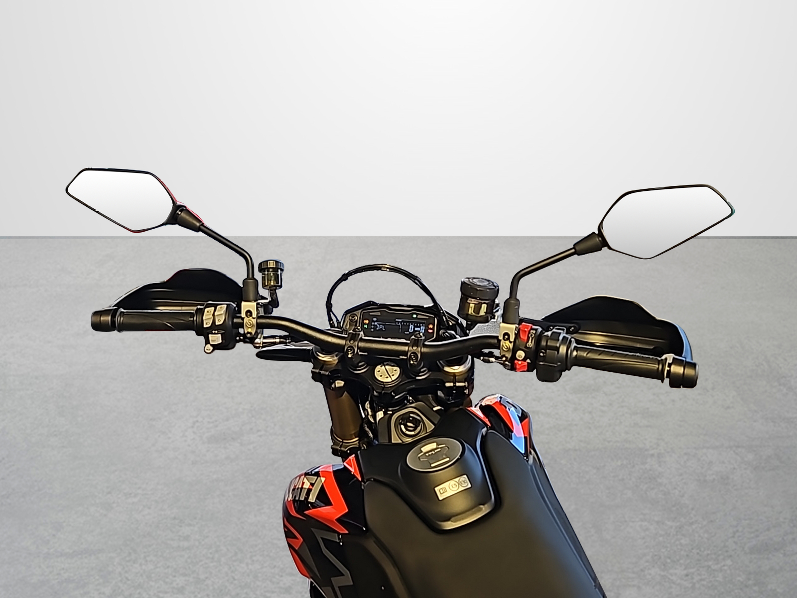 DUCATI Hypermotard 698 Mono RVE-image-12