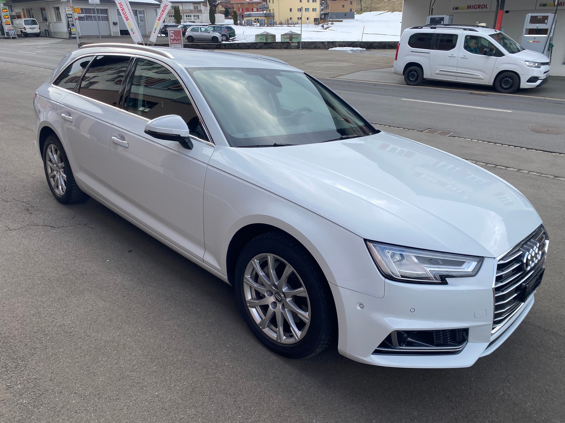 AUDI A4 Avant 40 TDI quattro S-tronic-image-1