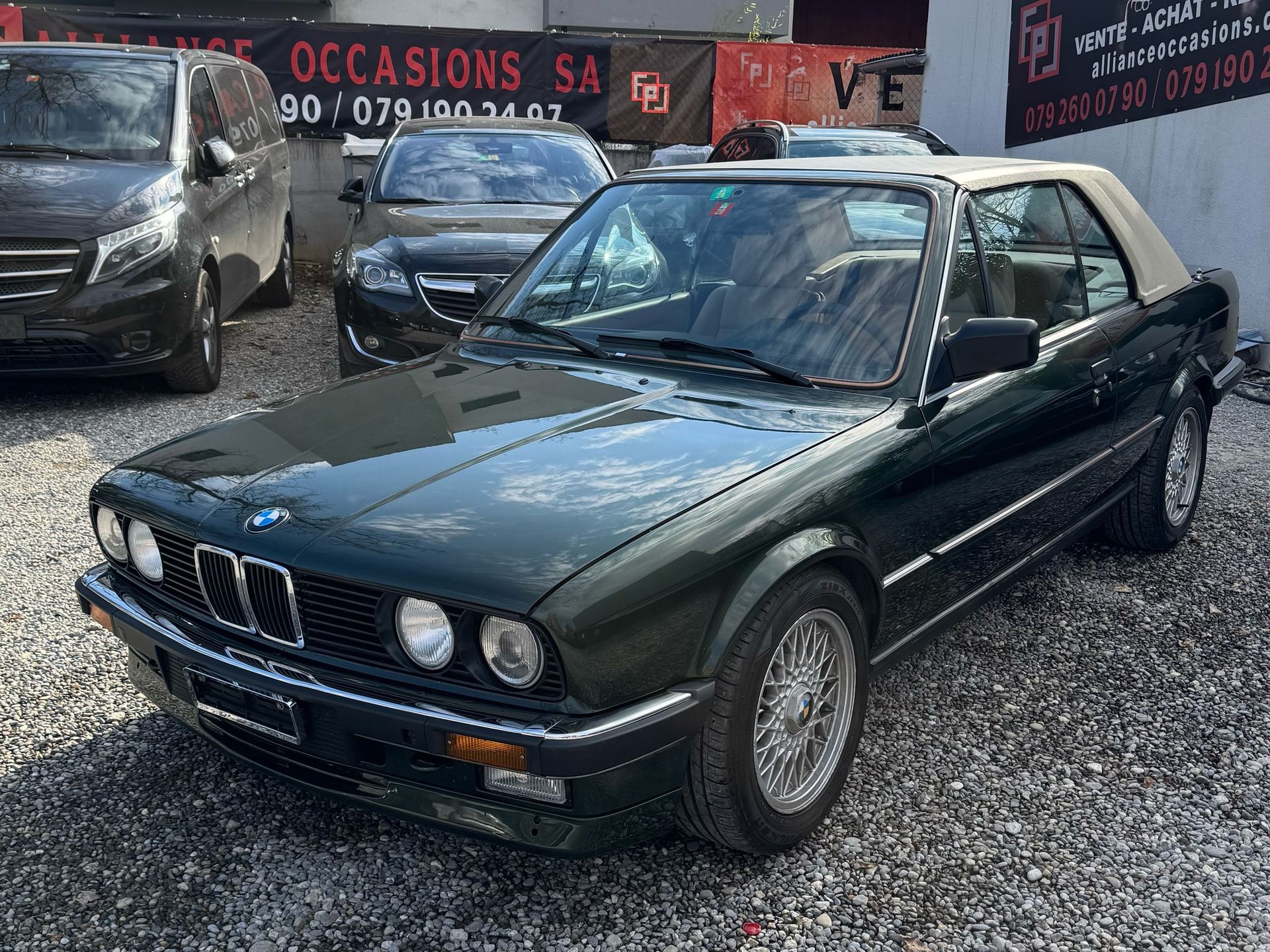 BMW 325i Cabrio-showroom-element-1