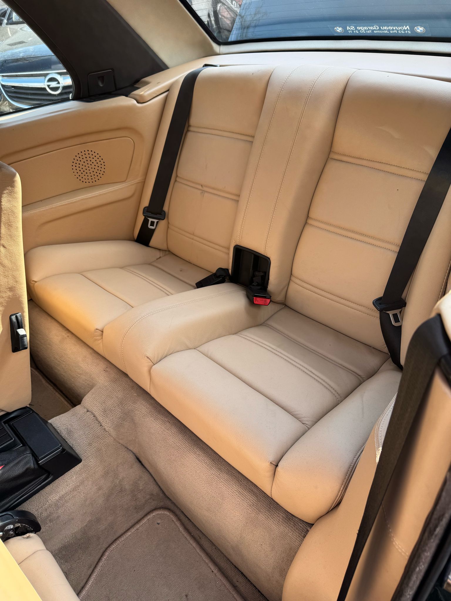 BMW 325i Cabrio-image-19