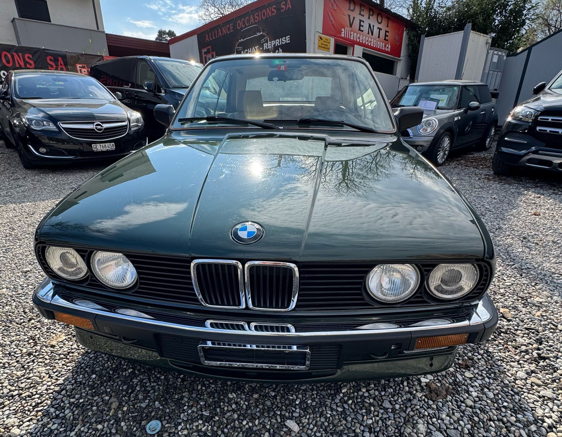 BMW 325i Cabrio-image-26