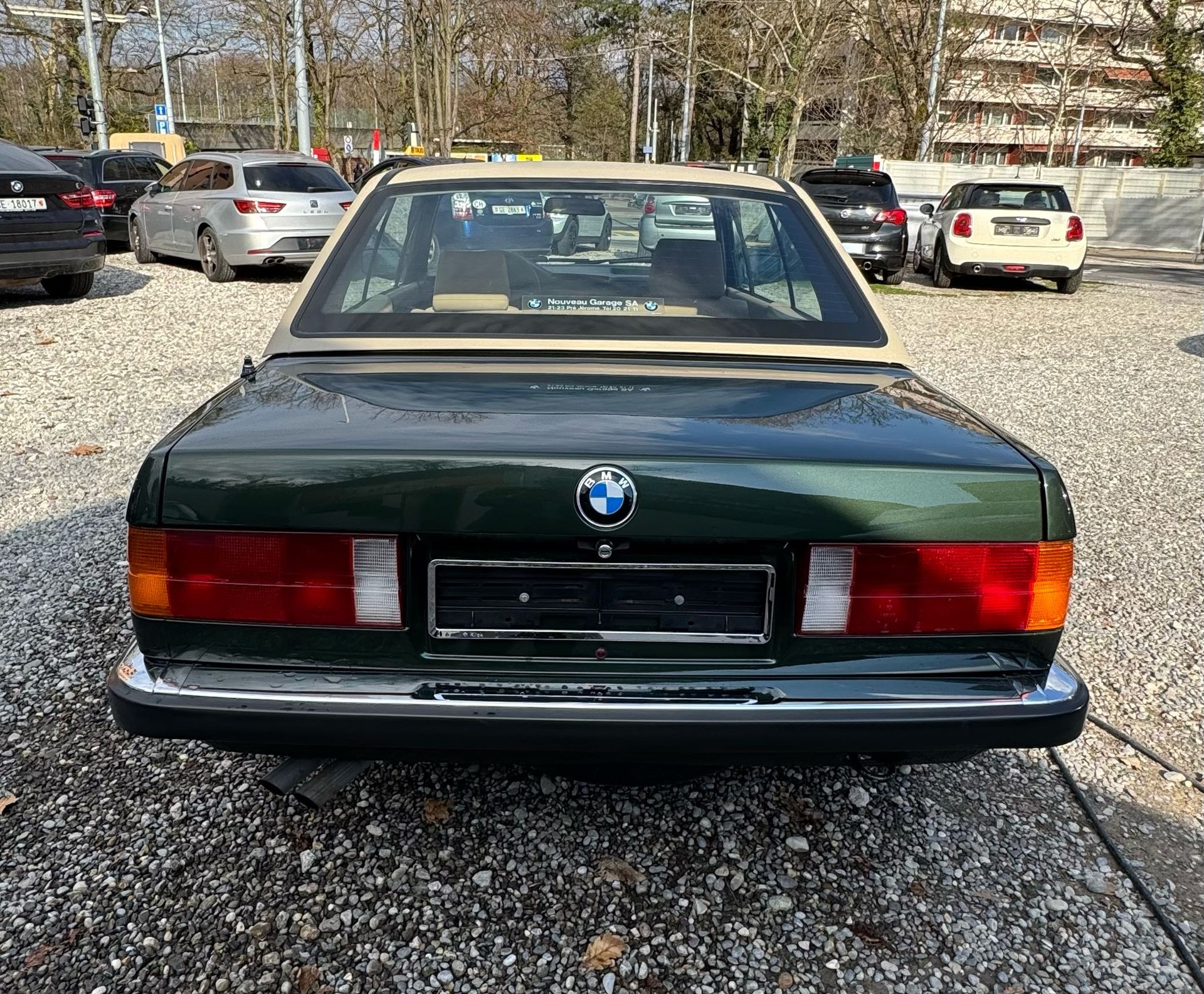 BMW 325i Cabrio-image-6