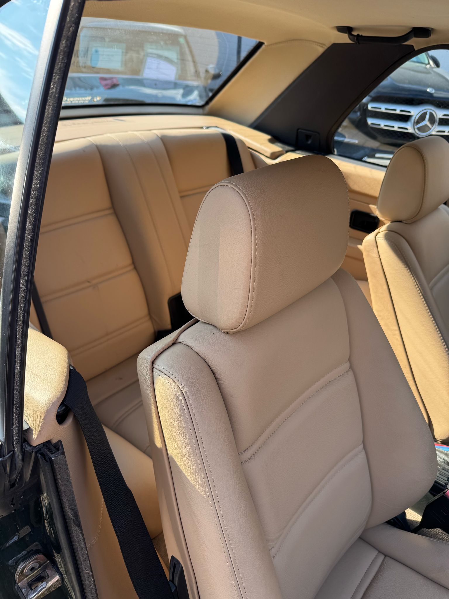 BMW 325i Cabrio-image-23