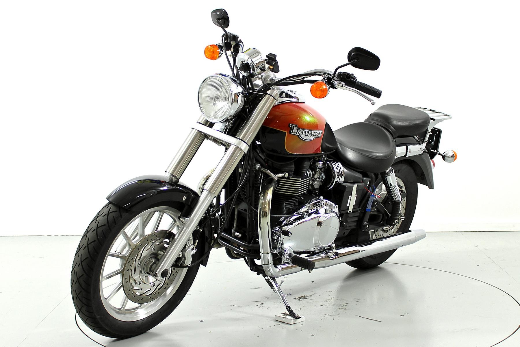 TRIUMPH Bonneville America-image-2
