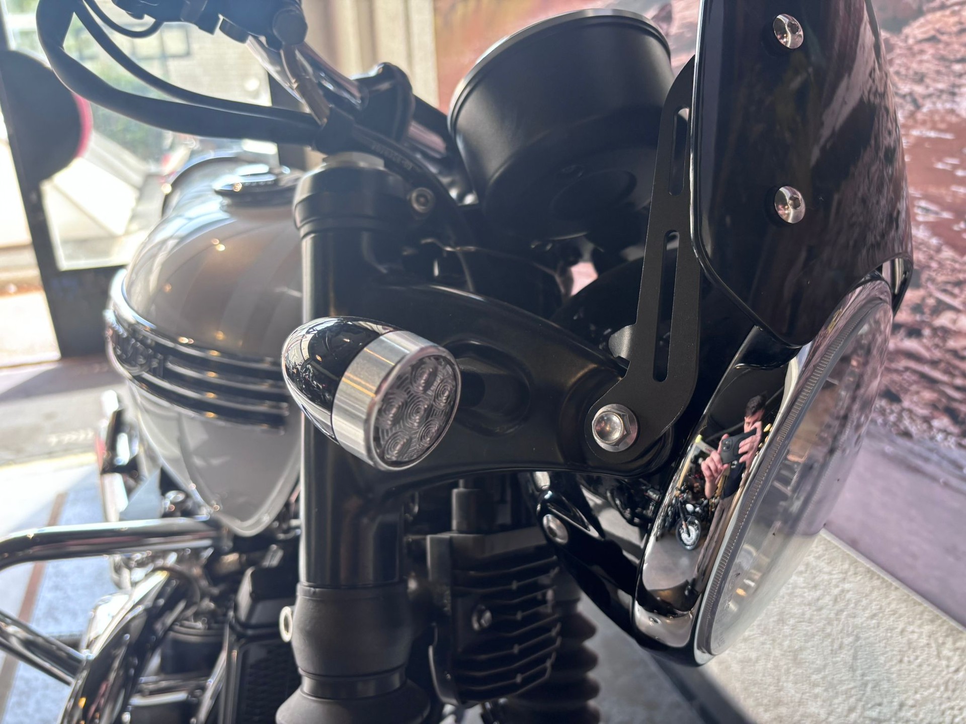 TRIUMPH Bonneville T120 ABS-image-2