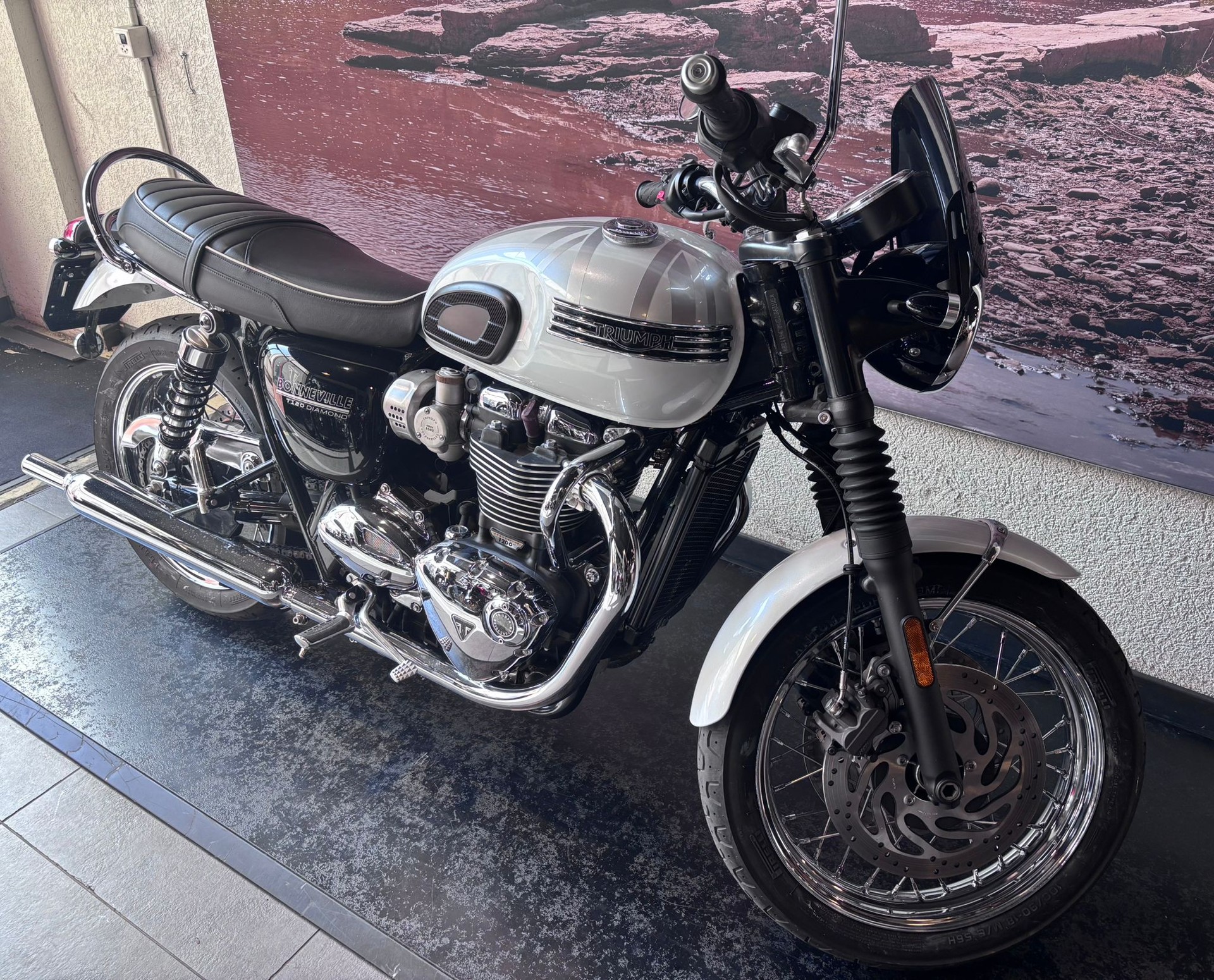 TRIUMPH Bonneville T120 ABS-image-0