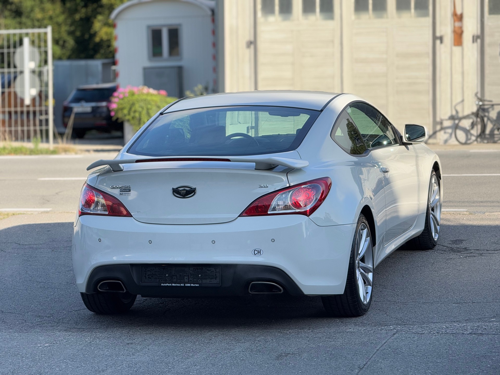 HYUNDAI Genesis 3.8 V6 Automatic-image-4