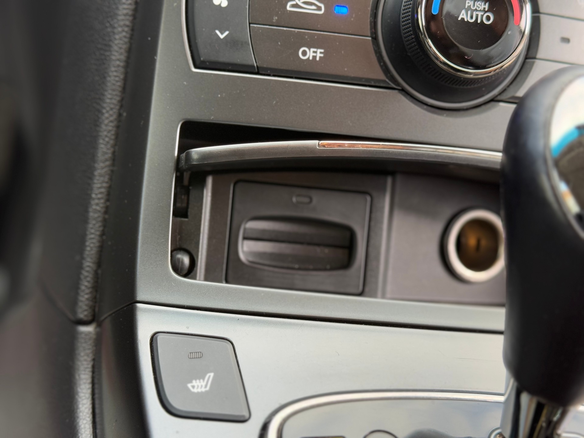 HYUNDAI Genesis 3.8 V6 Automatic-image-20