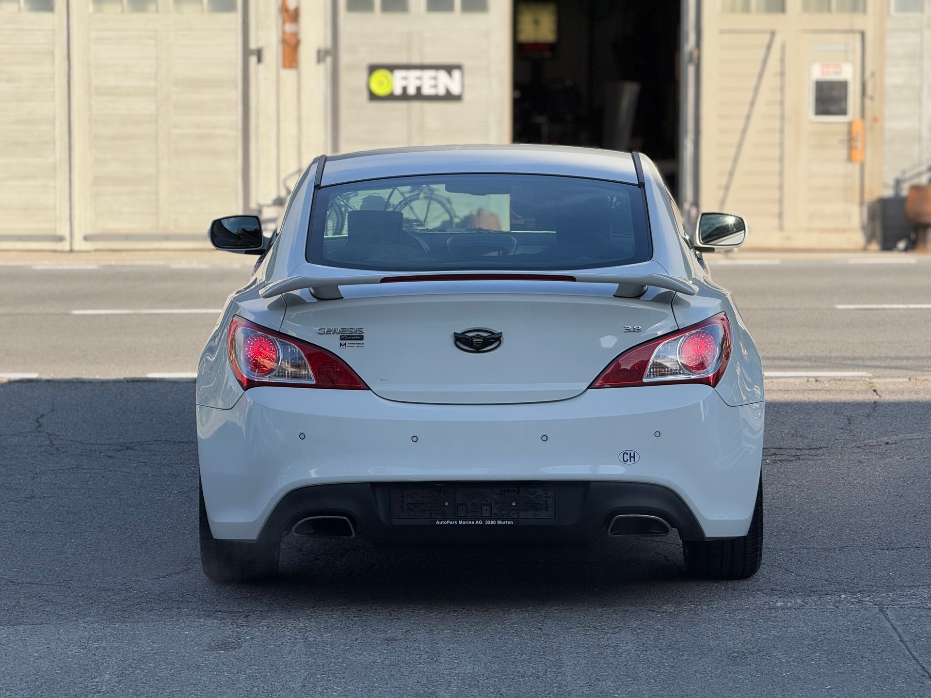 HYUNDAI Genesis 3.8 V6 Automatic-image-5