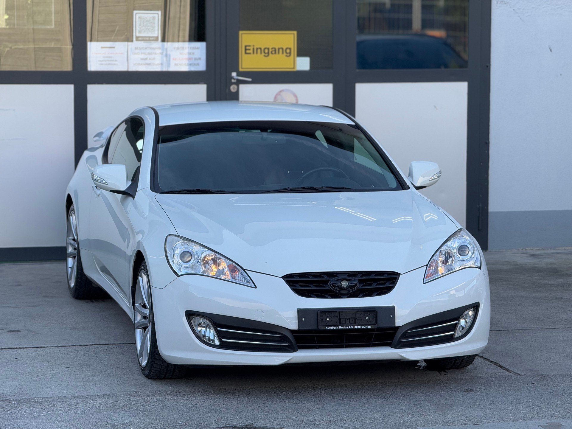 HYUNDAI Genesis 3.8 V6 Automatic-showroom-element-3