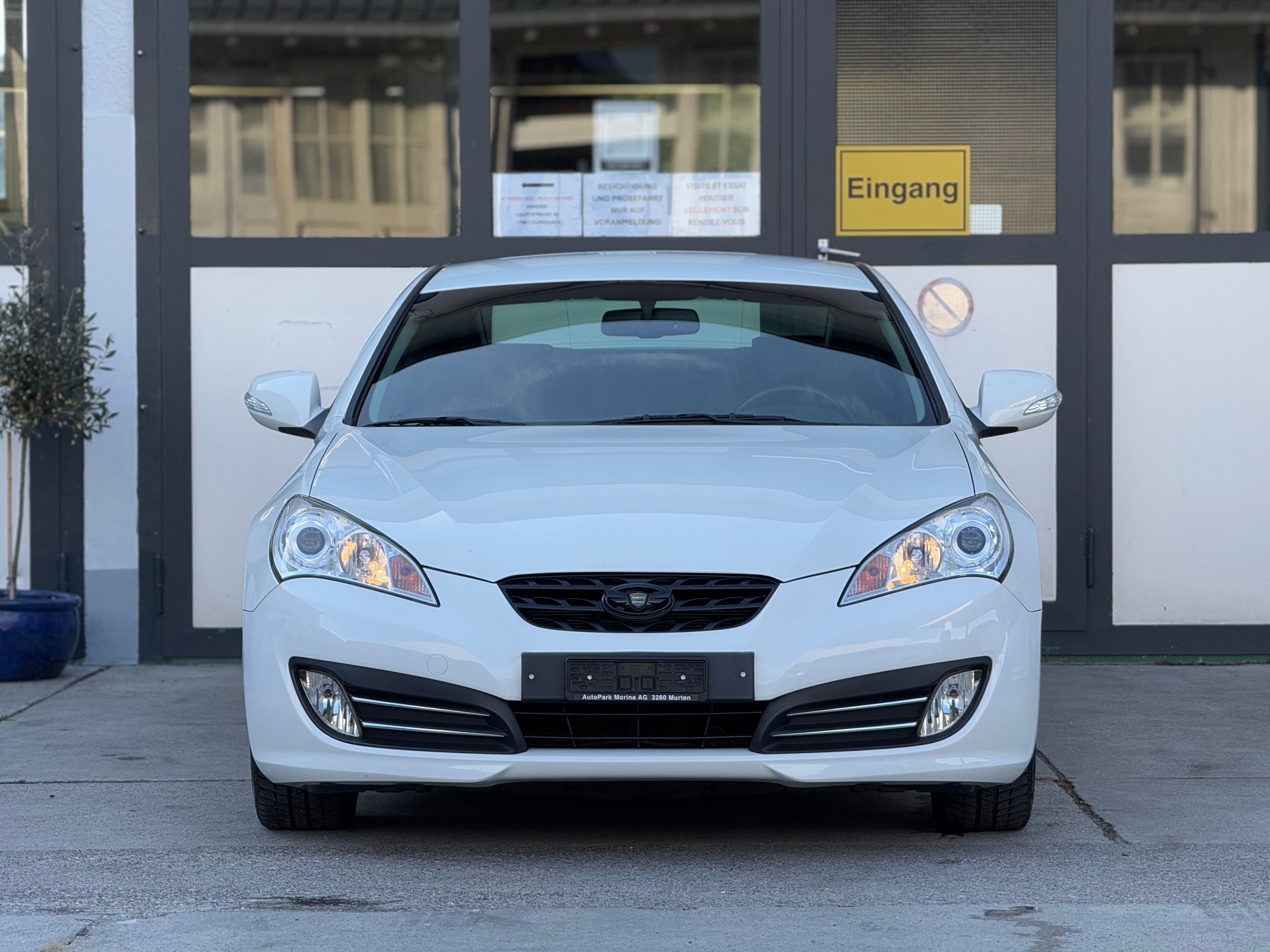 HYUNDAI Genesis 3.8 V6 Automatic-showroom-element-2