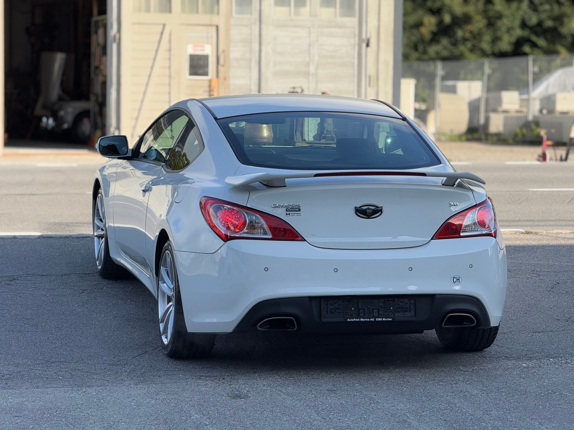 HYUNDAI Genesis 3.8 V6 Automatic-image-6