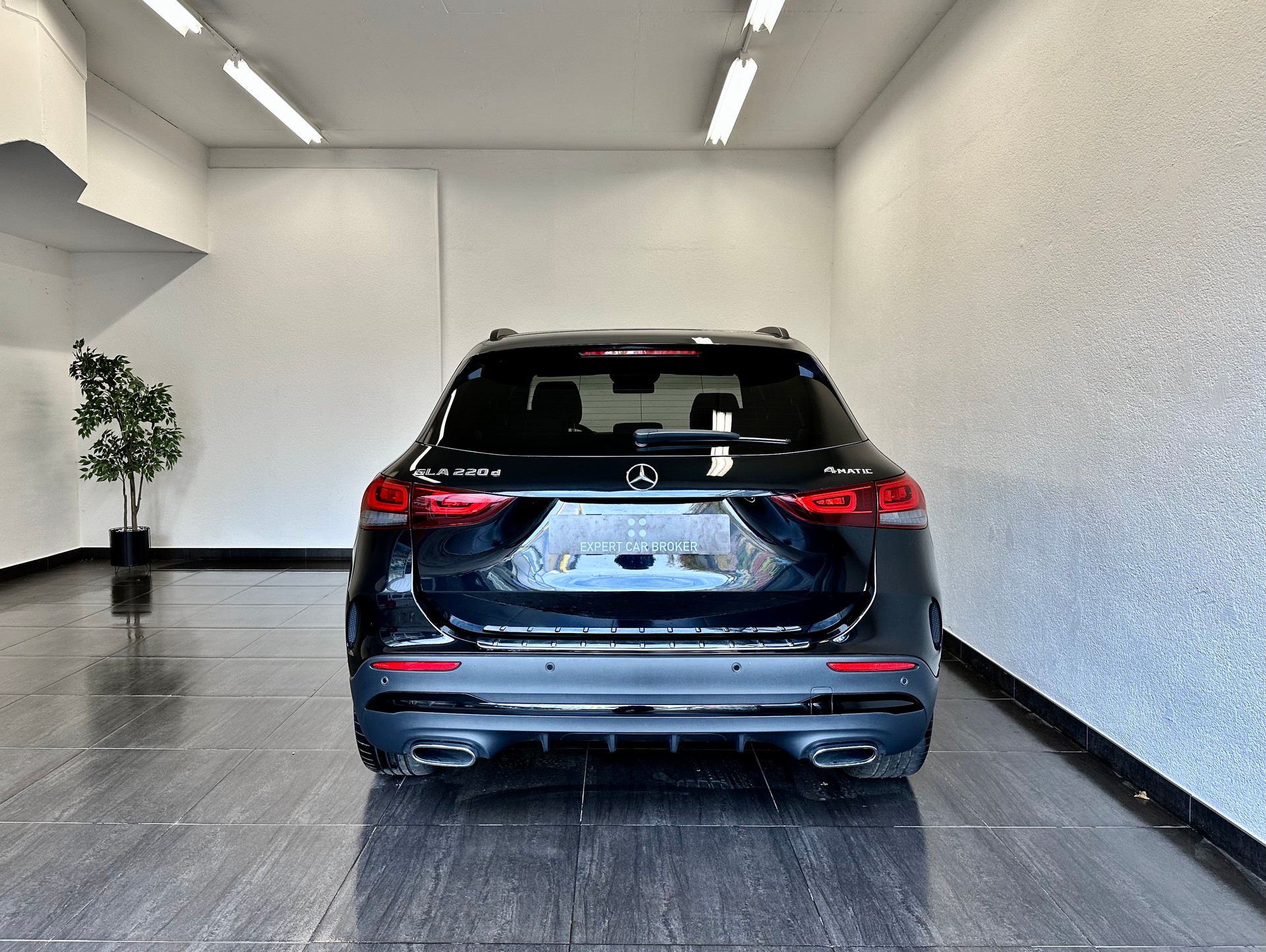 MERCEDES-BENZ GLA 220d 4Matic AMG Line 8G-DCT-image-10