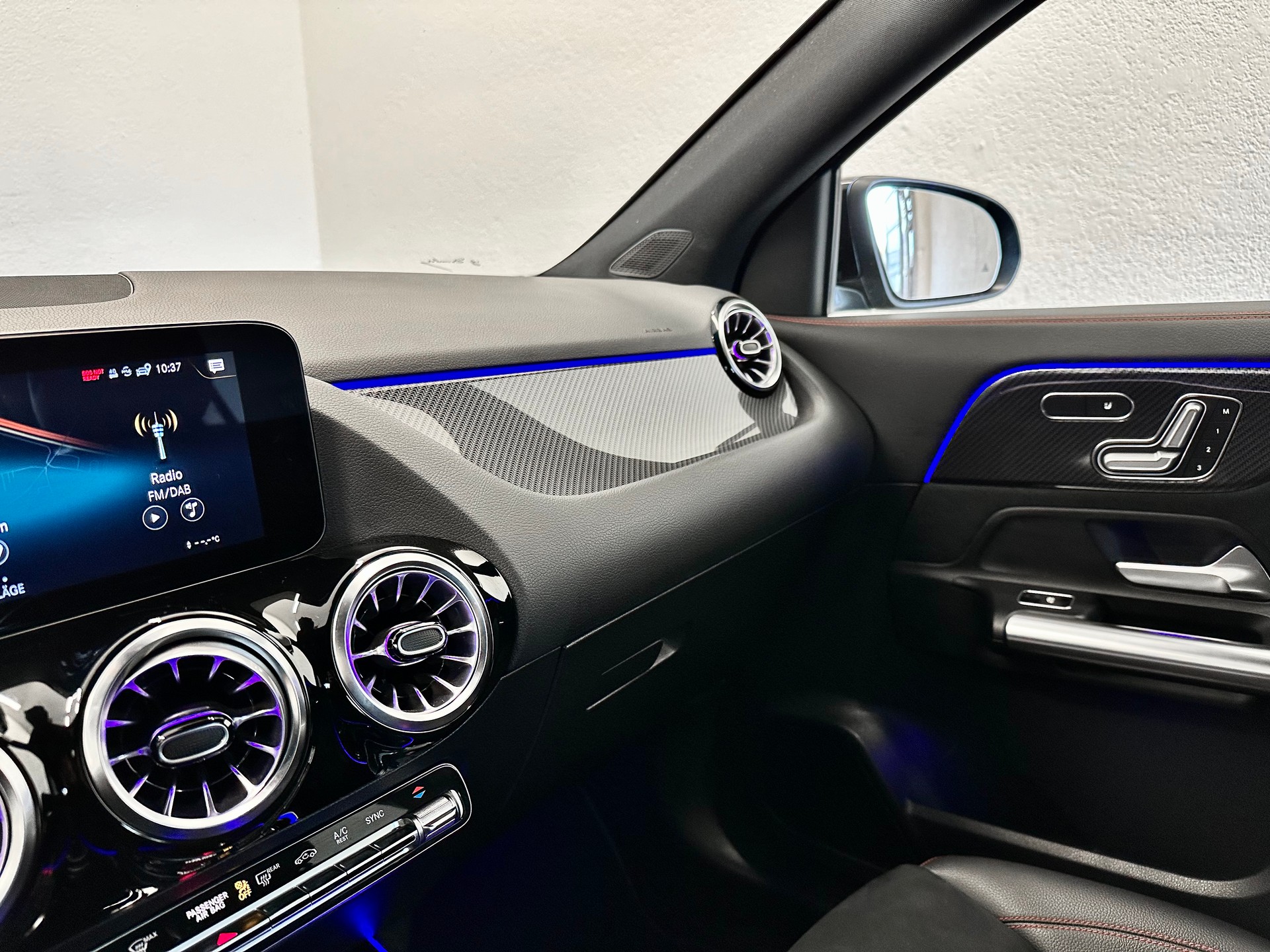 MERCEDES-BENZ GLA 220d 4Matic AMG Line 8G-DCT-image-19