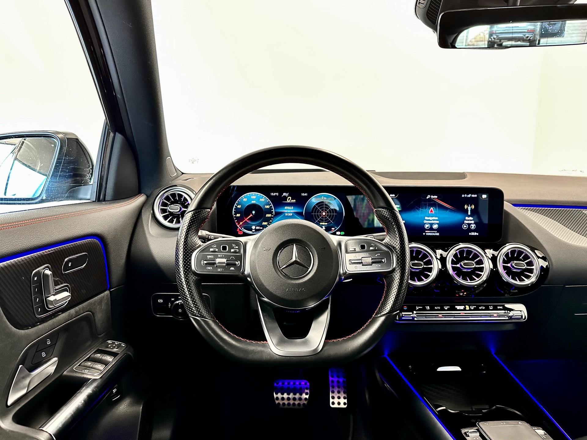 MERCEDES-BENZ GLA 220d 4Matic AMG Line 8G-DCT-image-27