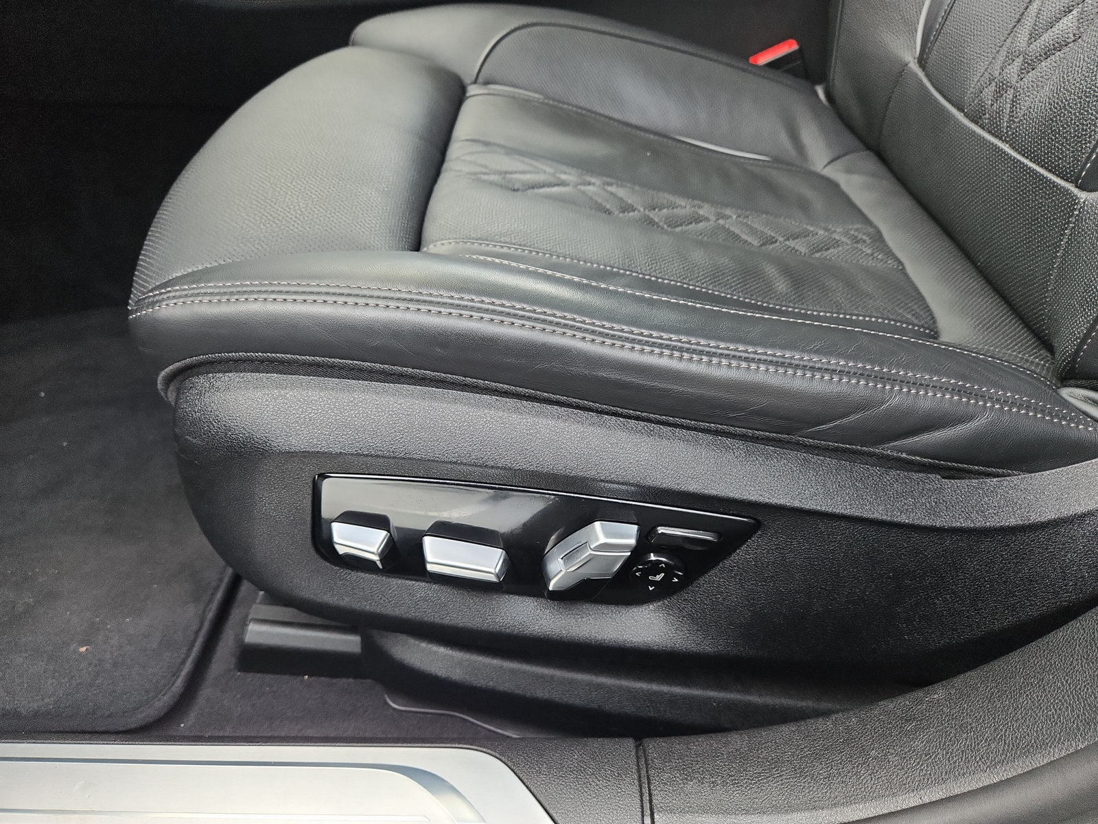 BMW 730d xDrive 48V M Sport Steptronic-image-18
