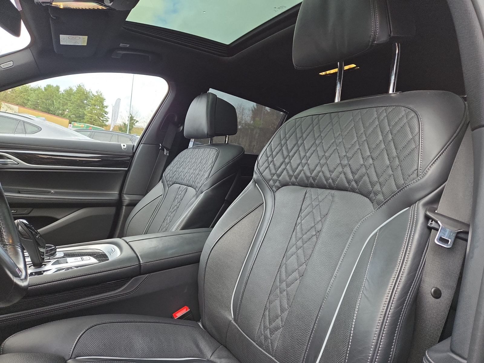 BMW 730d xDrive 48V M Sport Steptronic-image-9