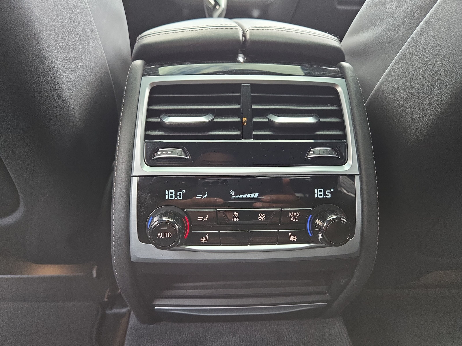 BMW 730d xDrive 48V M Sport Steptronic-image-17