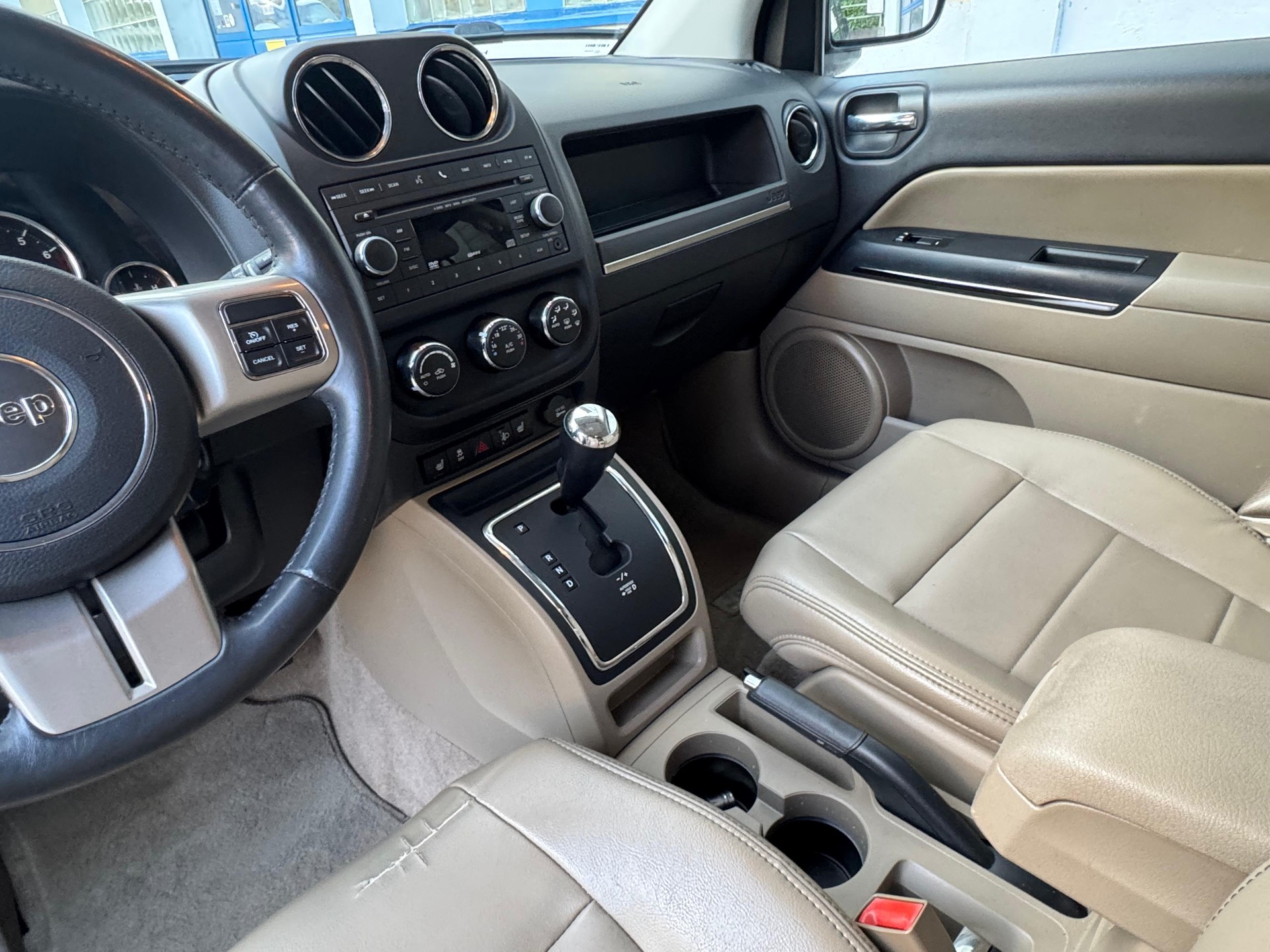 JEEP Compass 2.4 Limited CVT-image-5