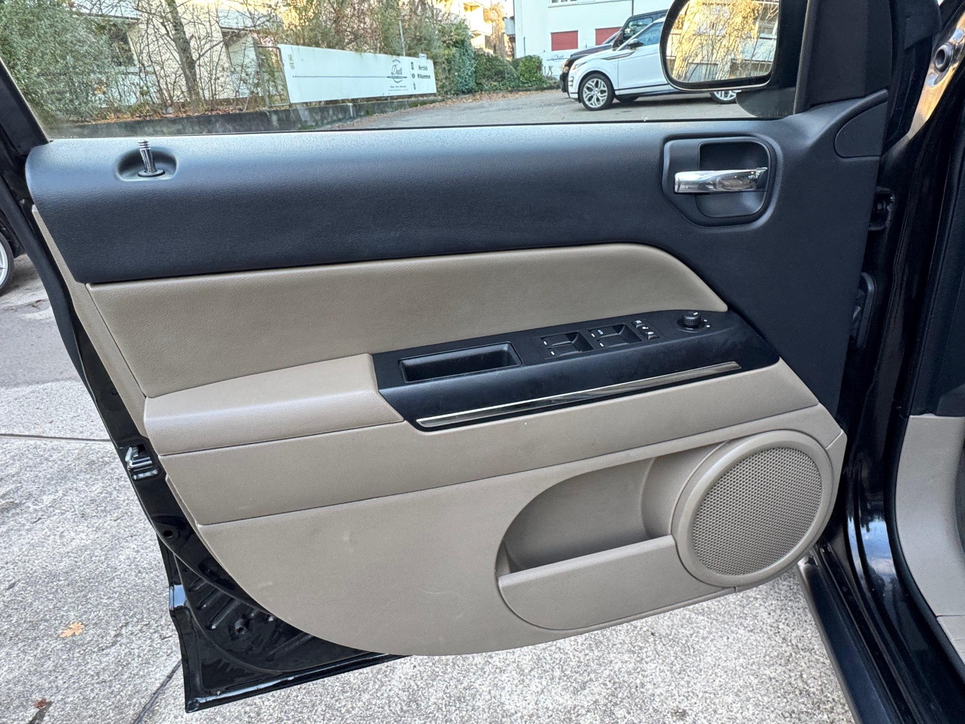 JEEP Compass 2.4 Limited CVT-image-9