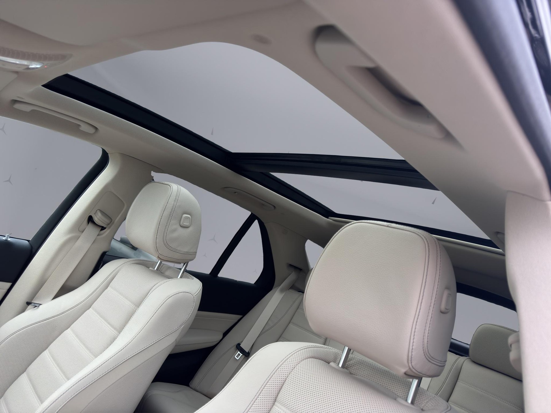 MERCEDES-BENZ GLE 350 de EQ Star AMG Line 4matic-image-11