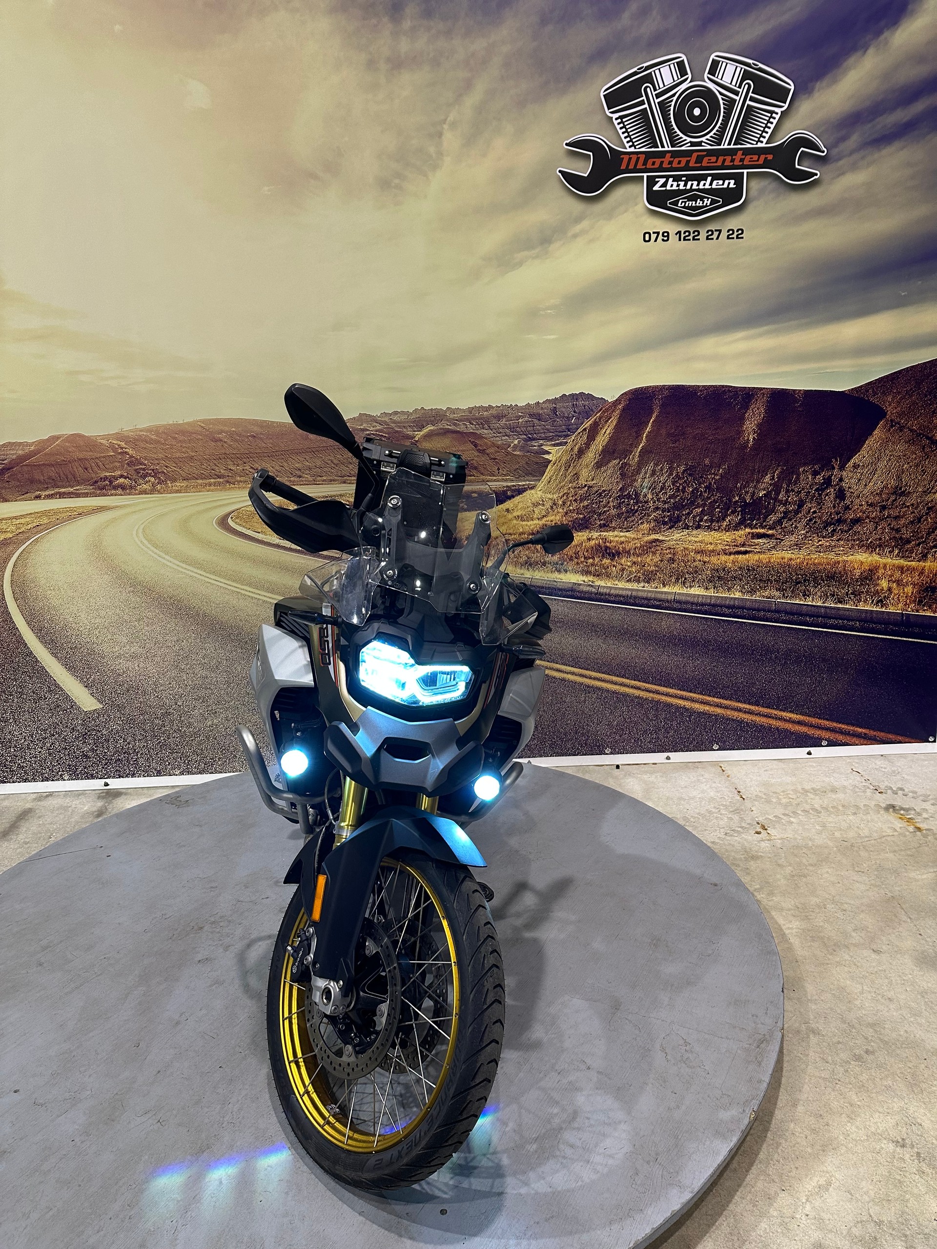 BMW F 850 GS Adventure-image-2