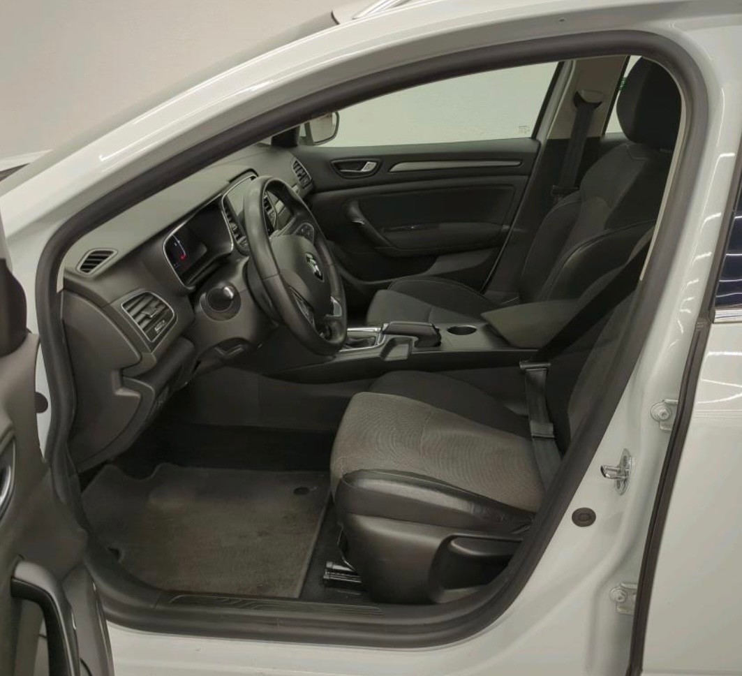 RENAULT Mégane Grandtour 1.5 dCi Intens EDC-image-6