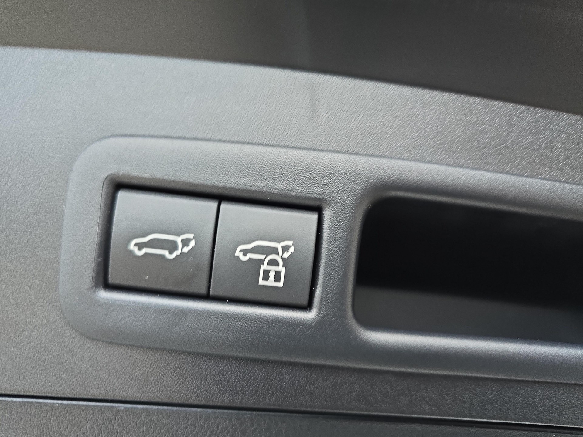 LEXUS UX 250h Comfort-image-18