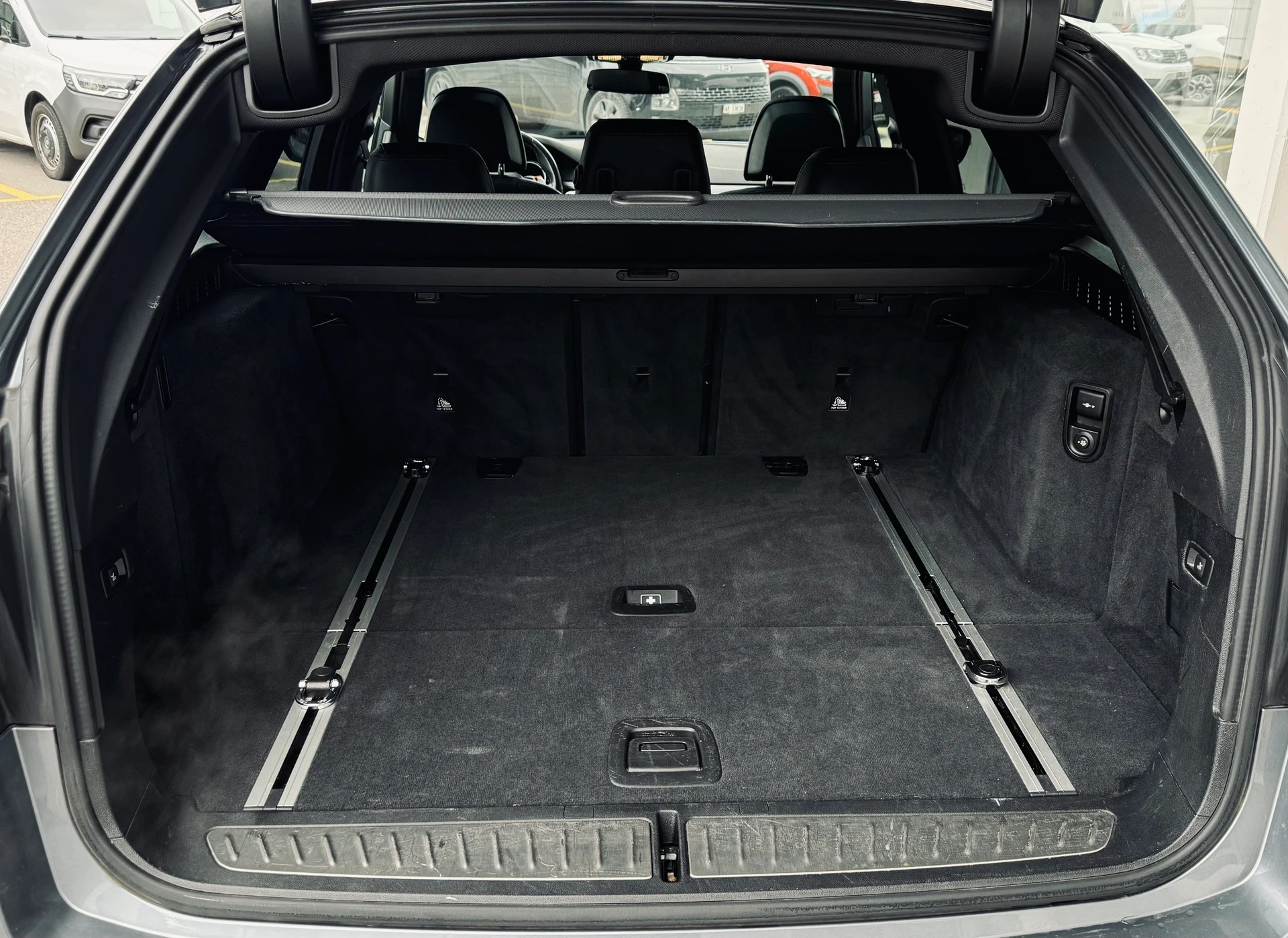 BMW 540i xDrive Touring Sport Line Steptronic-image-18