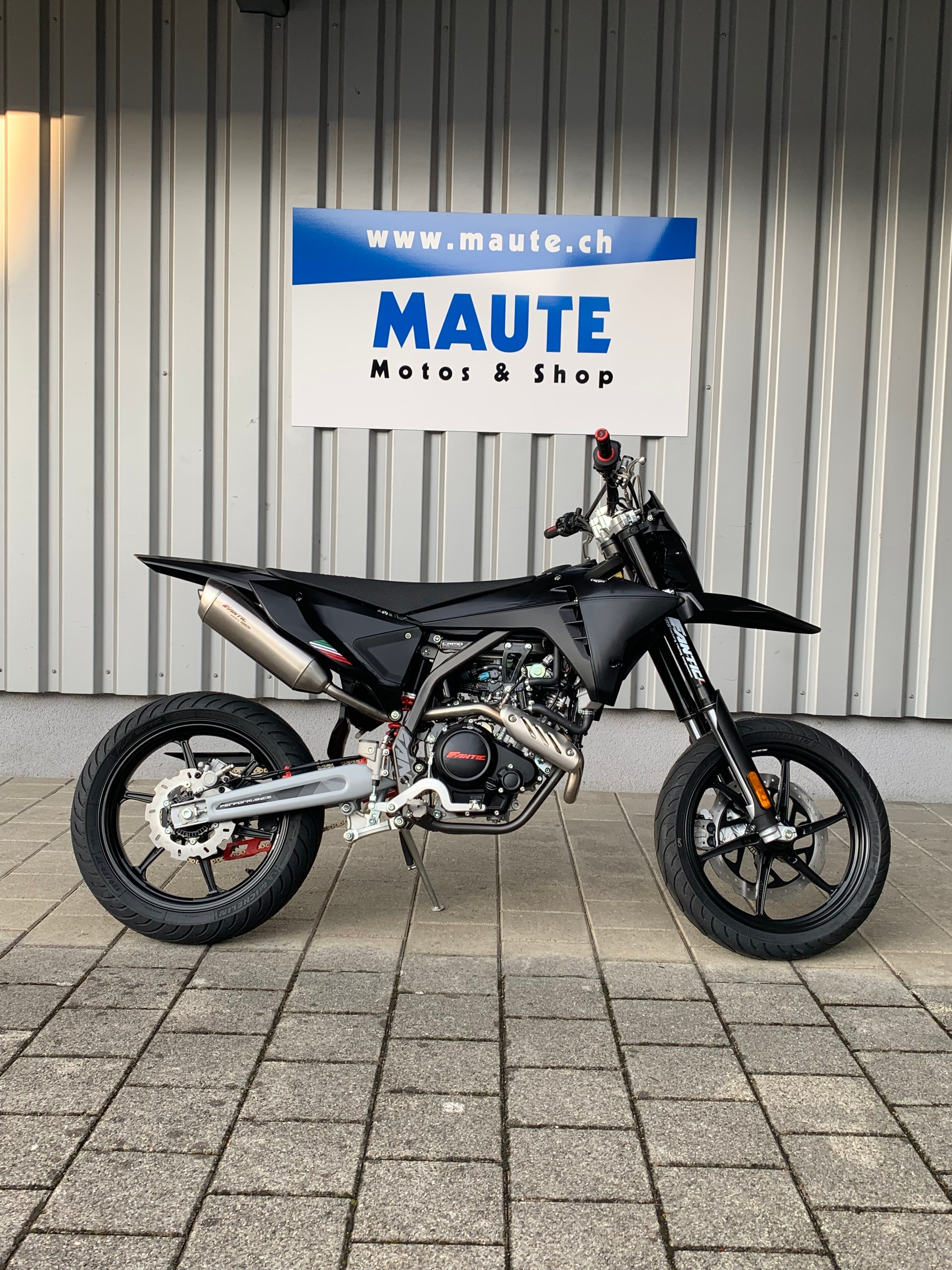 FANTIC XMF 125 Motard Performance Black Edition