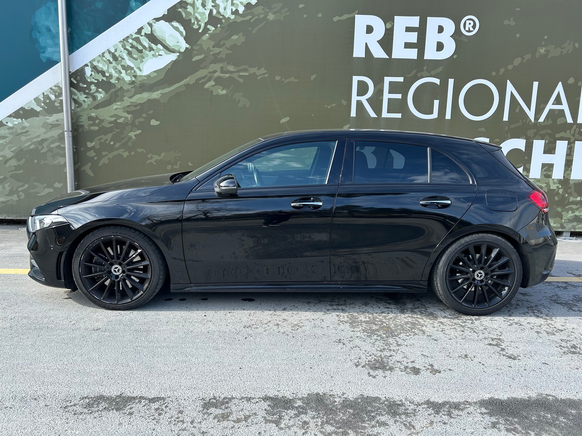 MERCEDES-BENZ A 250 4Matic AMG Line 4Matic 7G-DCT-image-2