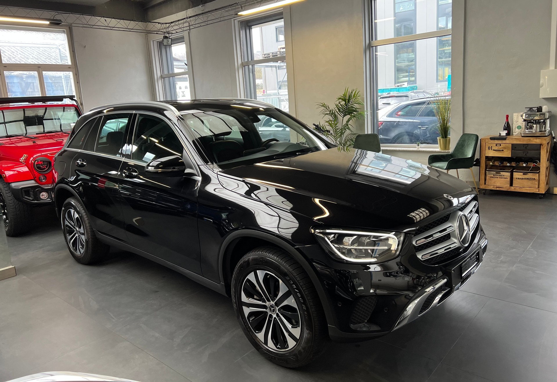 MERCEDES-BENZ GLC 300 e Off-Road 4Matic 9G-Tronic-image-2