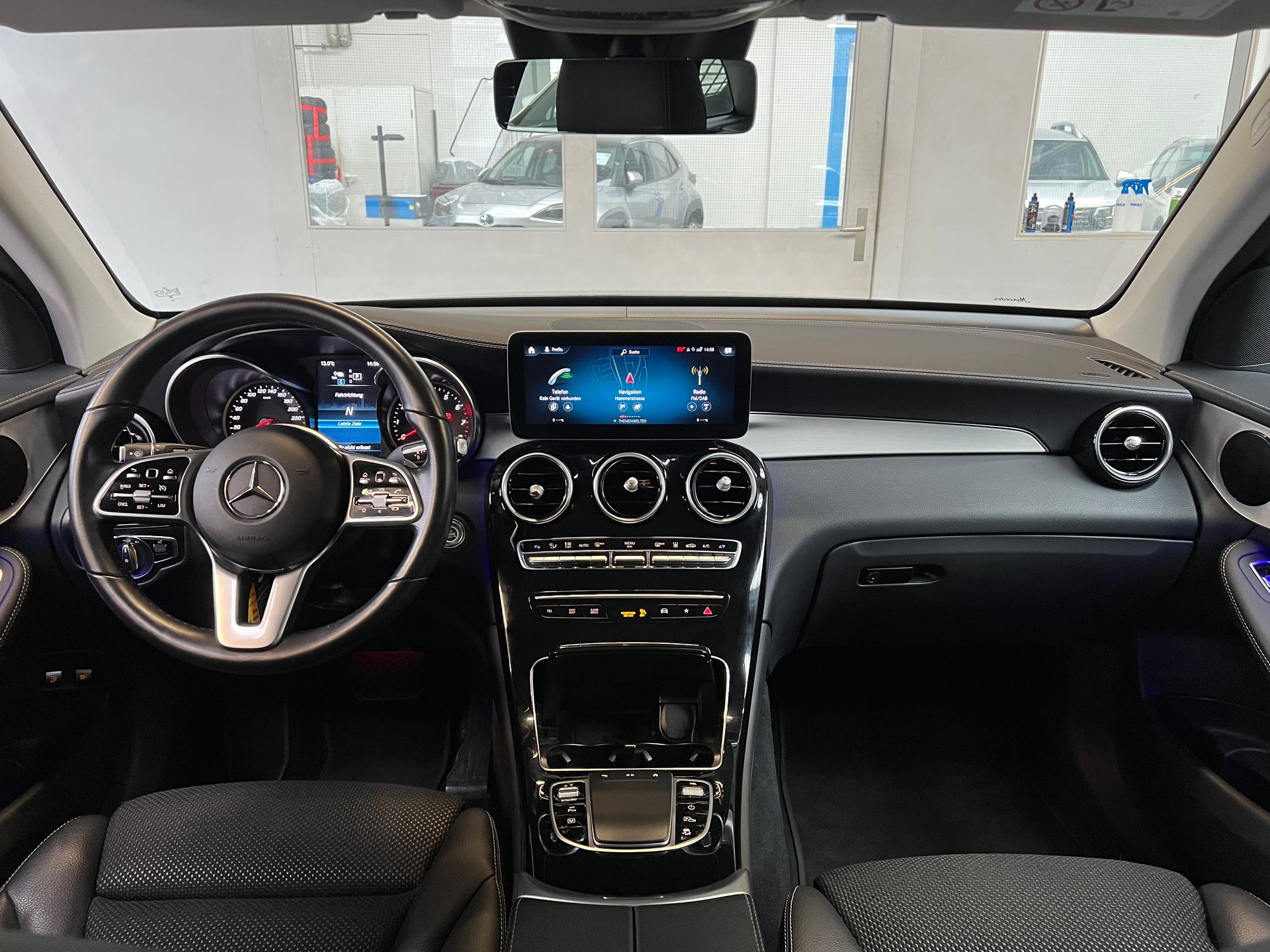 MERCEDES-BENZ GLC 300 e Off-Road 4Matic 9G-Tronic-image-4