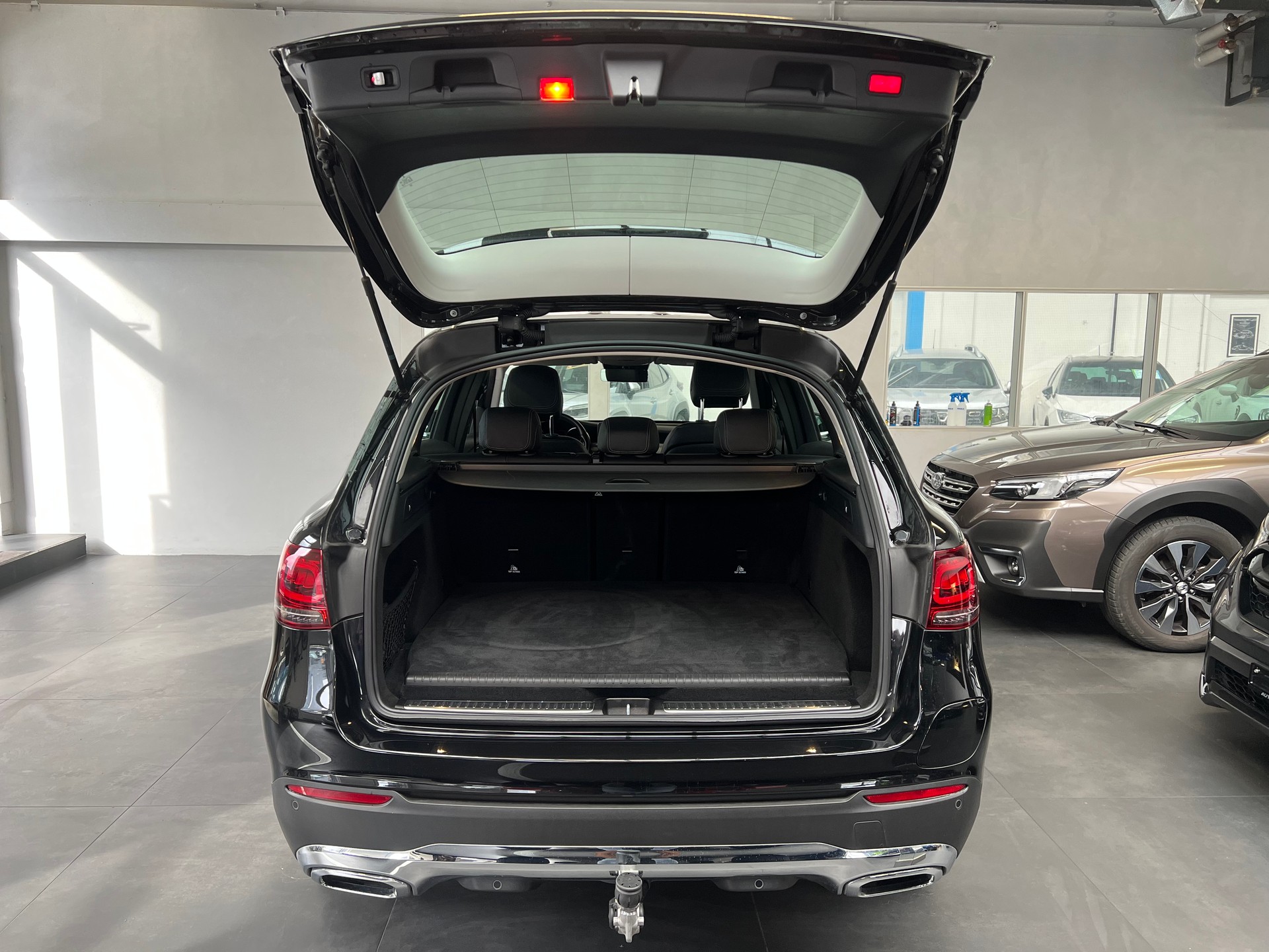 MERCEDES-BENZ GLC 300 e Off-Road 4Matic 9G-Tronic-image-11