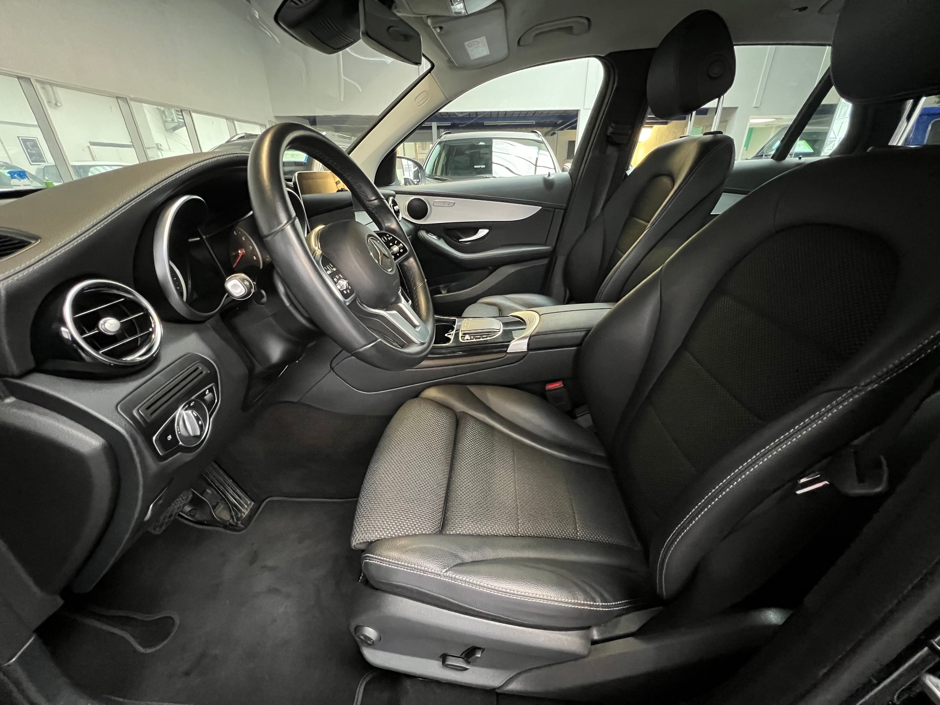 MERCEDES-BENZ GLC 300 e Off-Road 4Matic 9G-Tronic-image-9