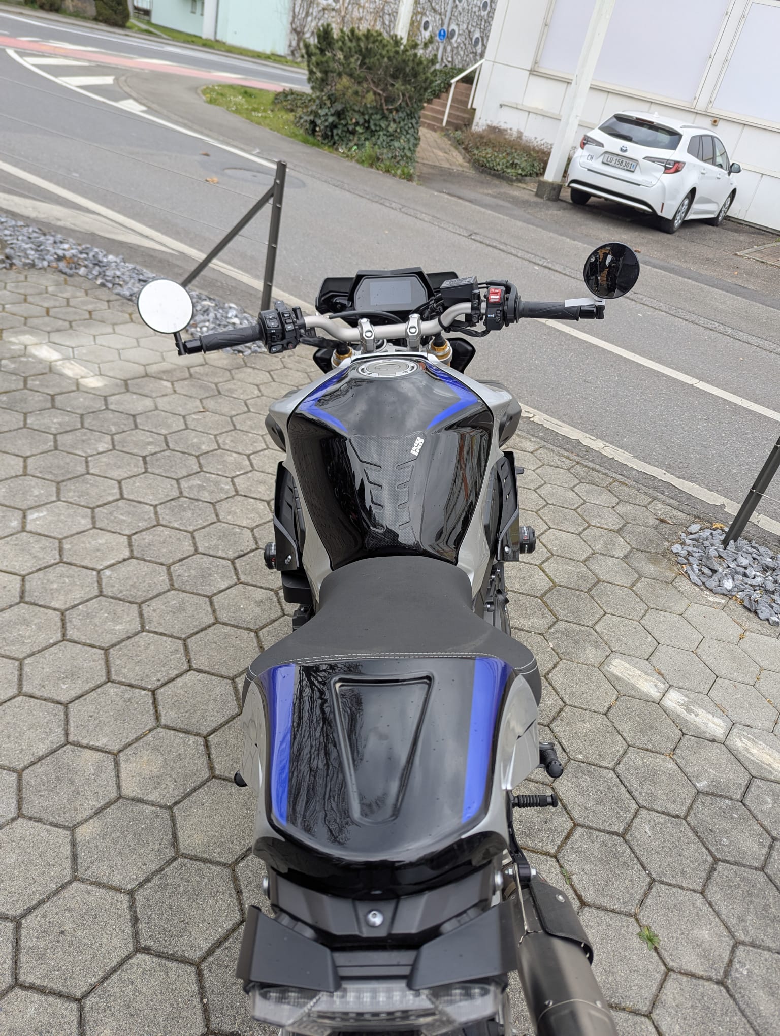 YAMAHA MT-10 SP ABS-image-3