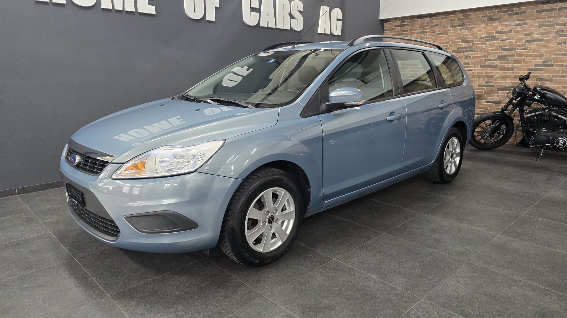 FORD Focus 1.6i VCT Carving-showroom-element-1