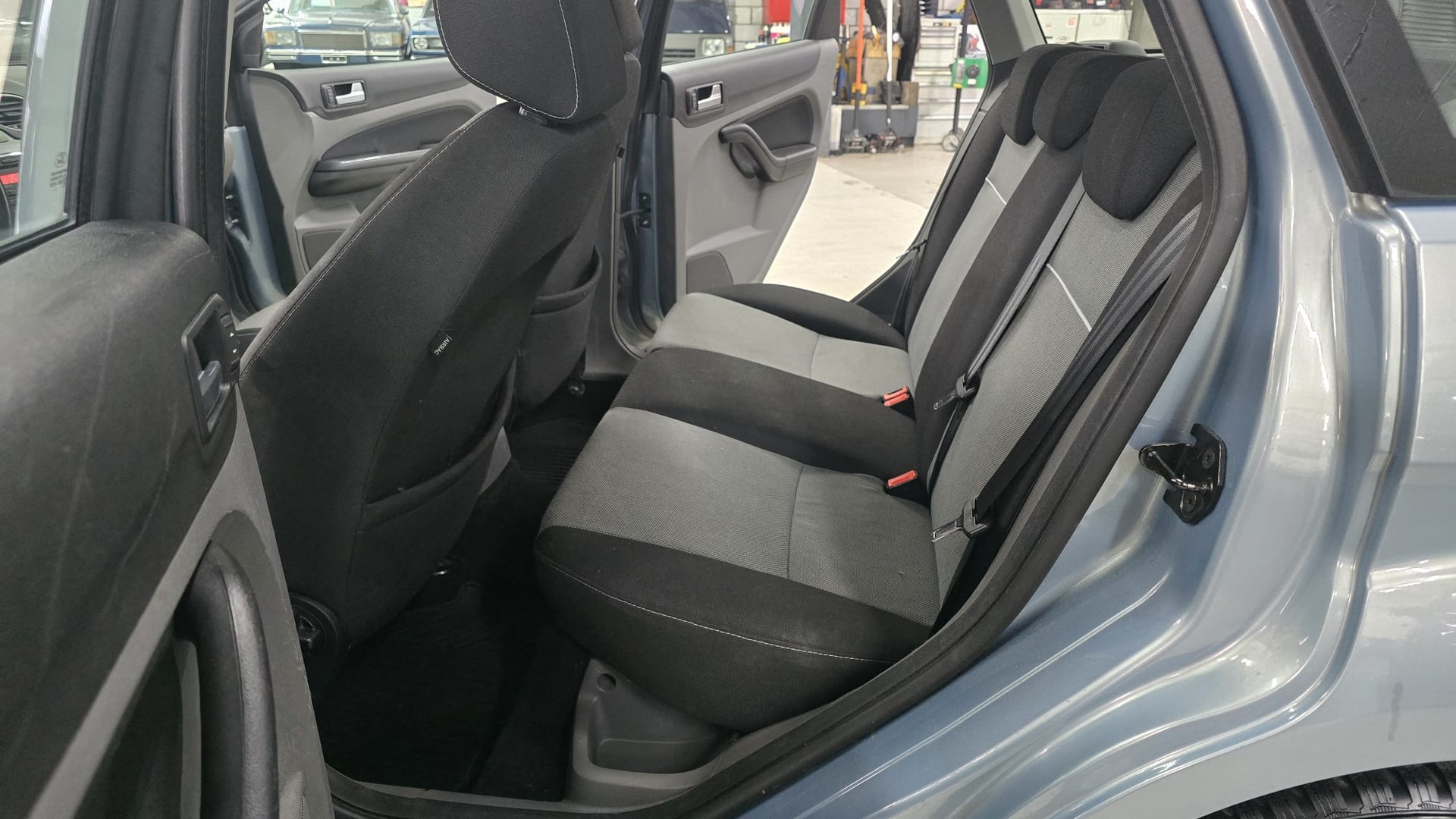 FORD Focus 1.6i VCT Carving-image-11