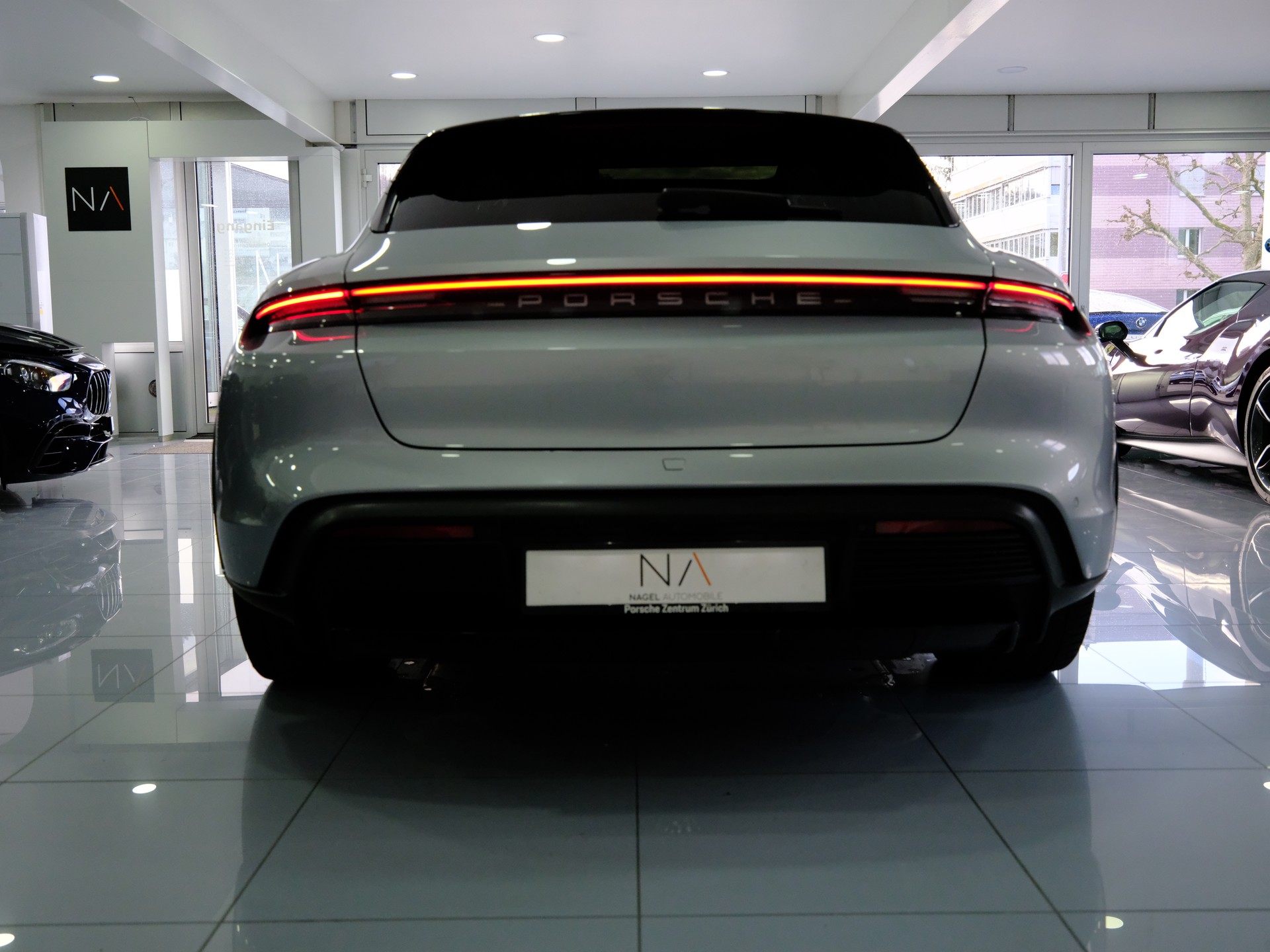 PORSCHE Taycan 4 Cross Turismo-image-5