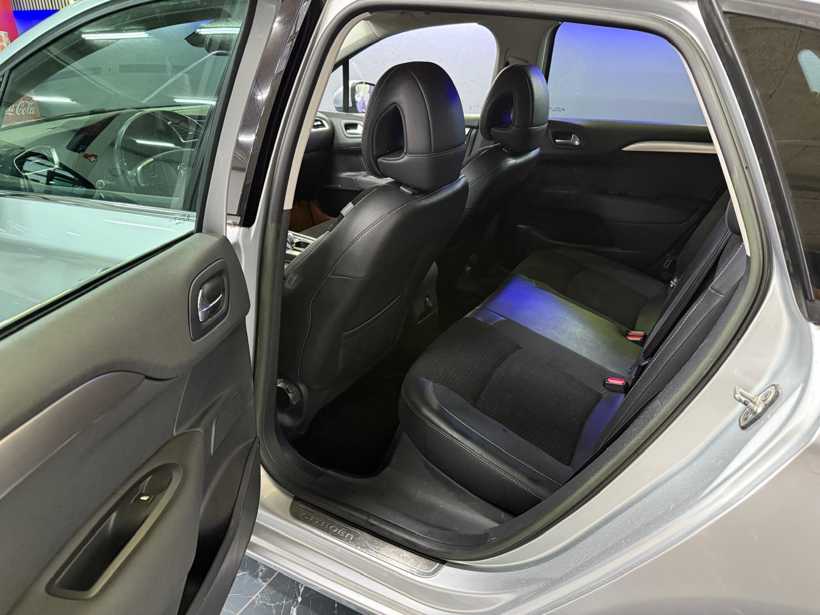 CITROEN C4 1.6 e-HDi Séduction-image-11