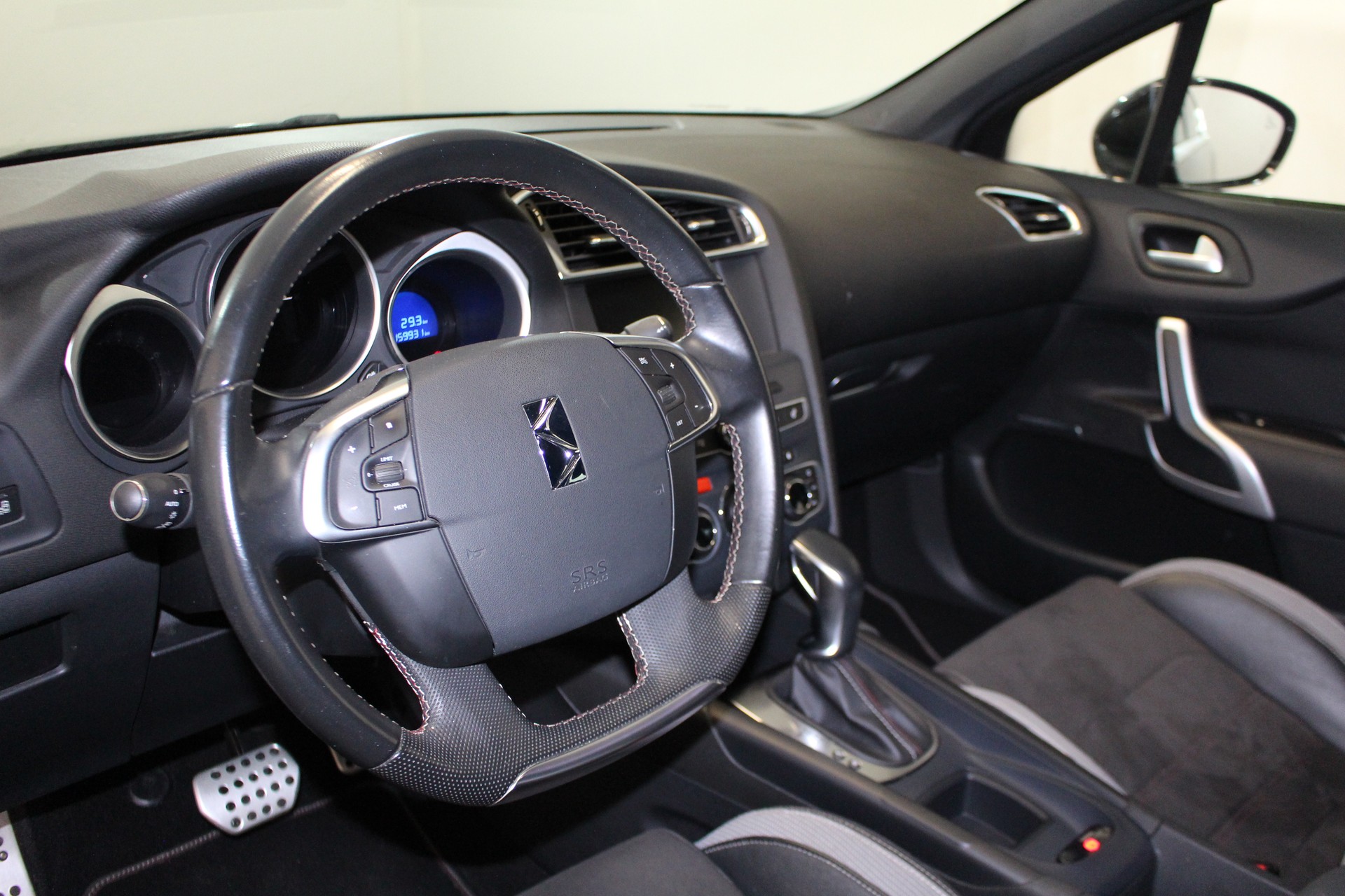 DS AUTOMOBILES DS4 2.0 BlueHDi 180 Performance L.-image-11