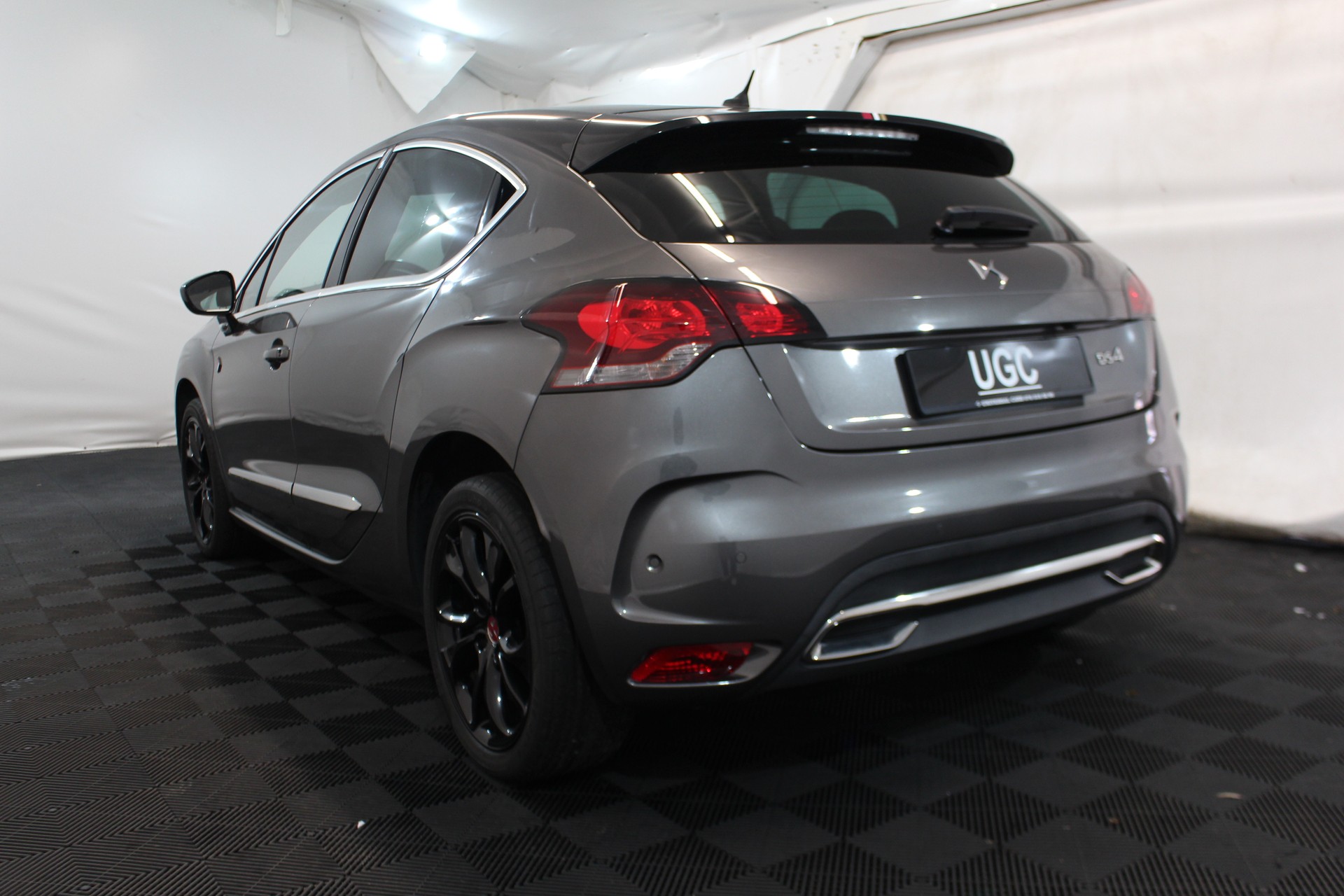 DS AUTOMOBILES DS4 2.0 BlueHDi 180 Performance L.-showroom-element-3